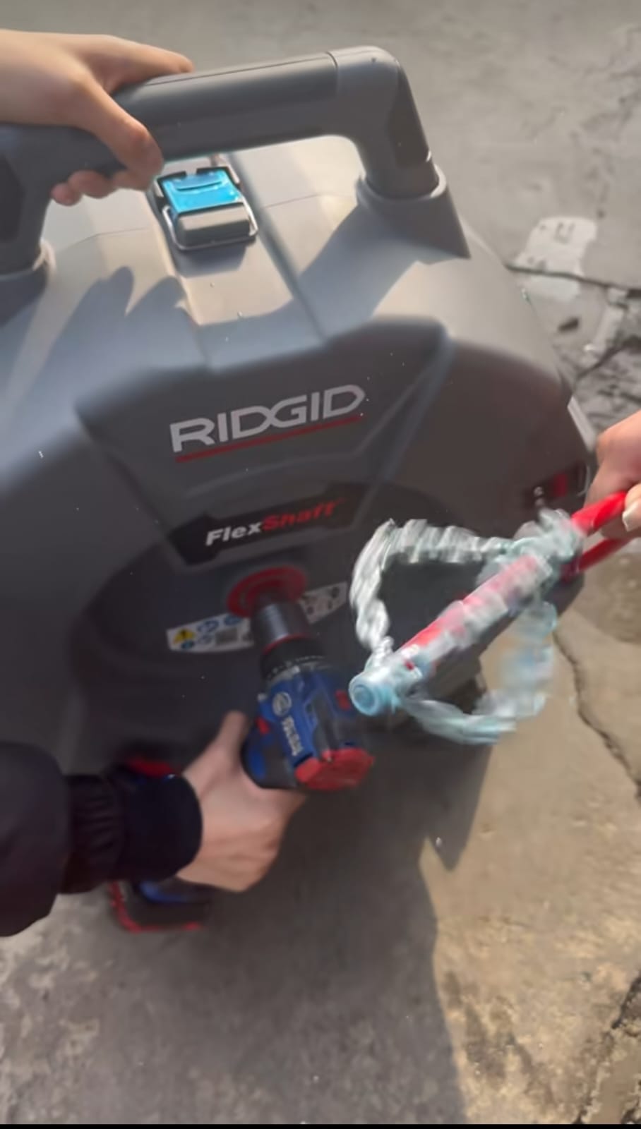 Máquina desatasco profesional Ridgid — desatascos urgentes Terrassa